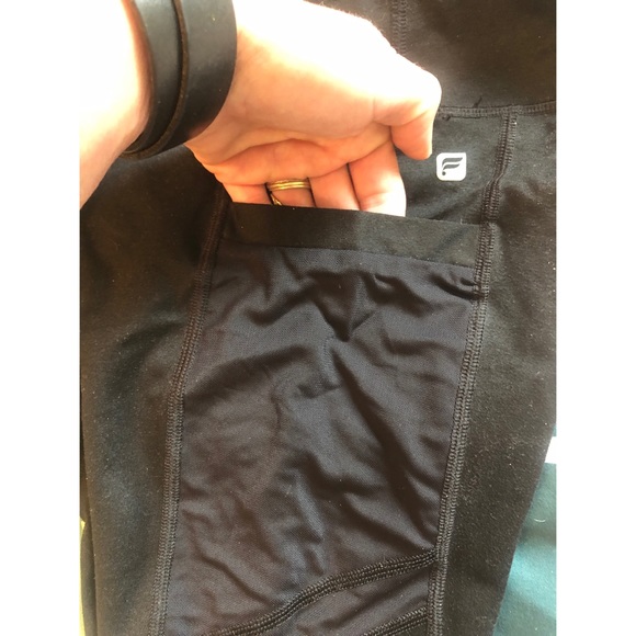 Fabletics 3/4 Black Leggings with Pockets - Picture 3 of 5